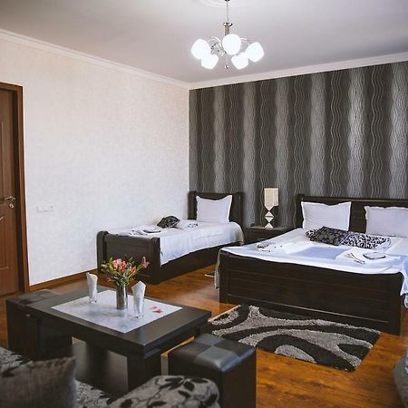 Family Hotel Parajanov Tbilissi Extérieur photo