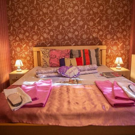 Family Hotel Parajanov Tbilissi Extérieur photo