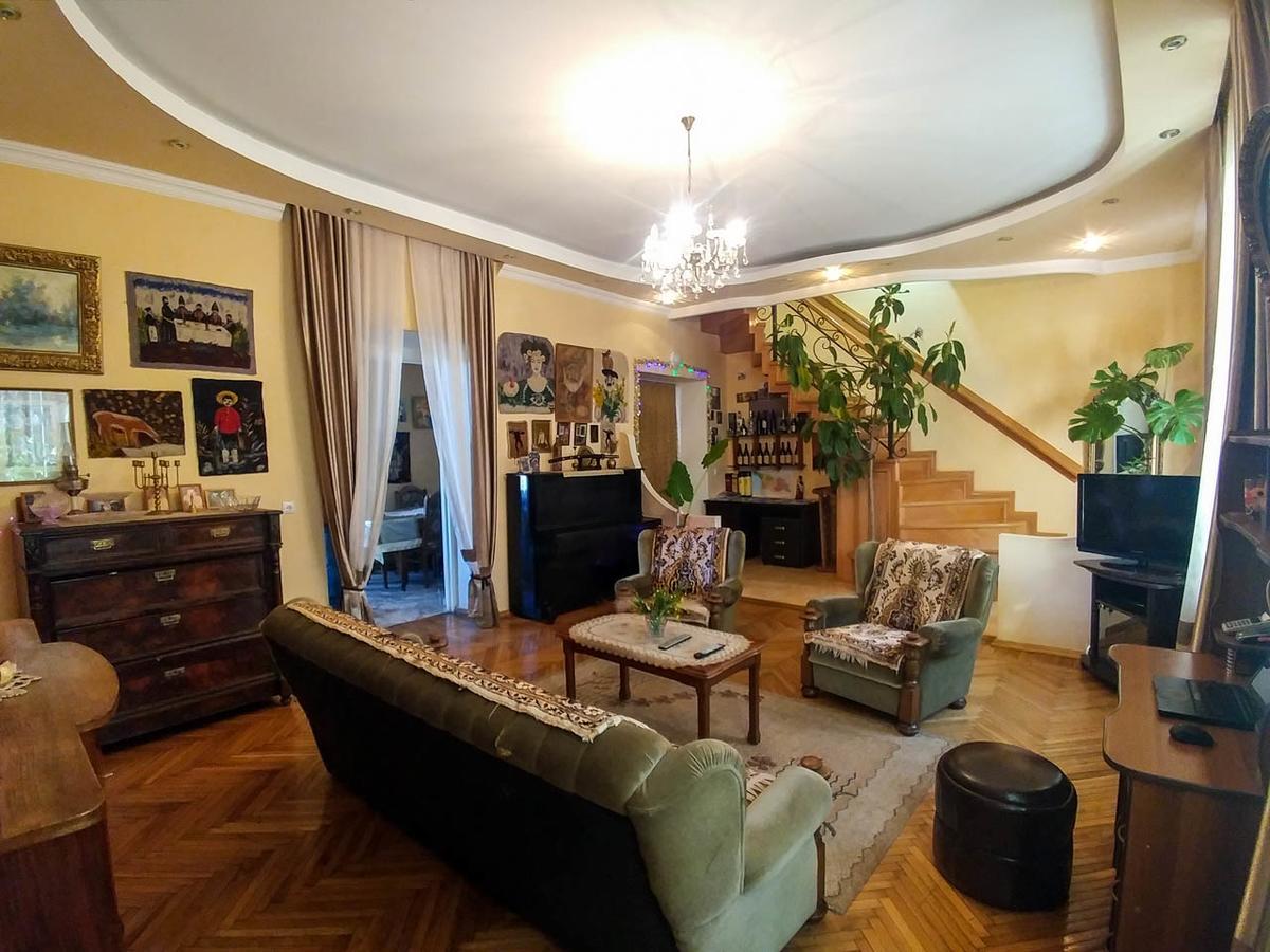 Family Hotel Parajanov Tbilissi Extérieur photo