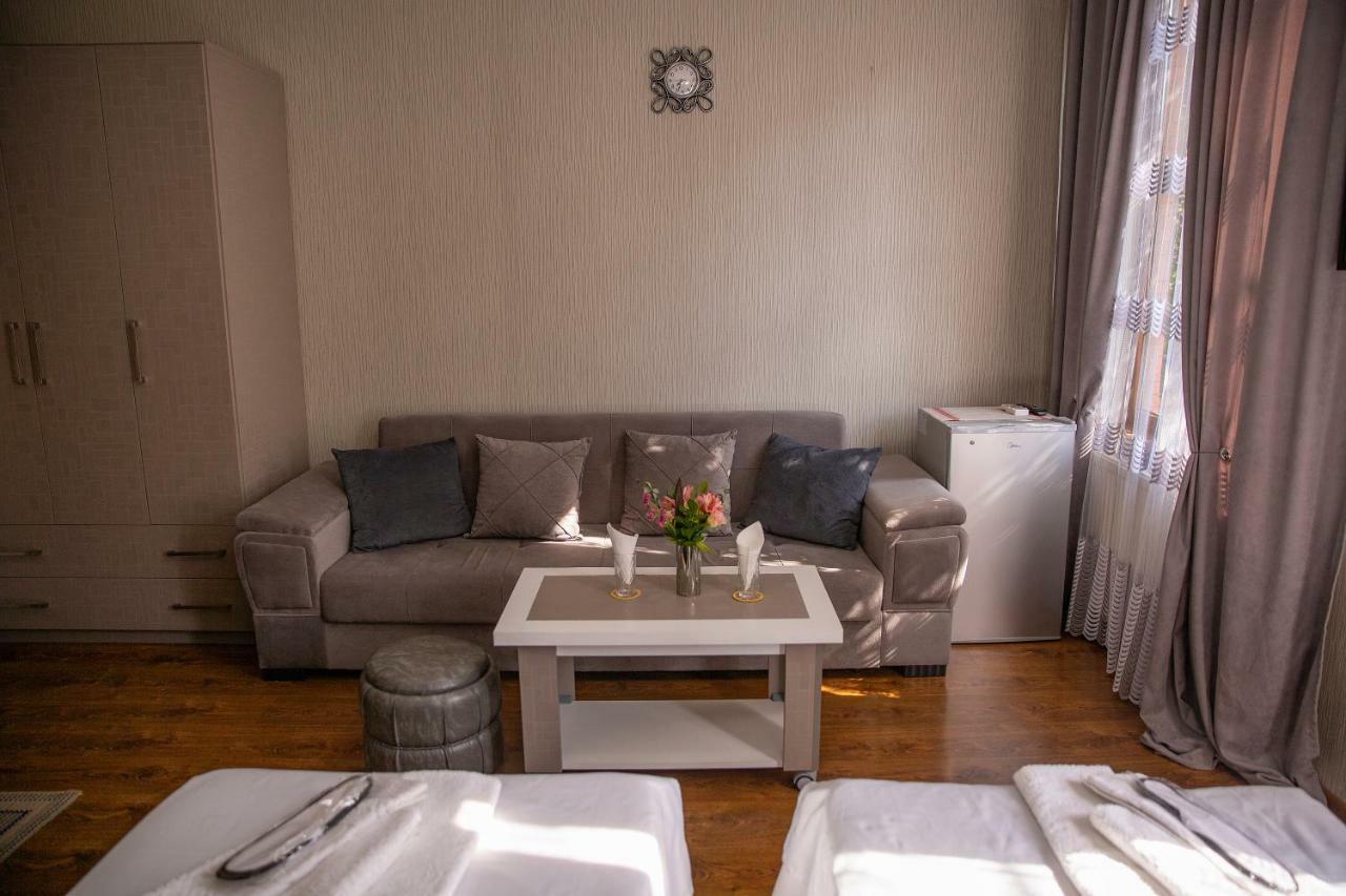 Family Hotel Parajanov Tbilissi Extérieur photo