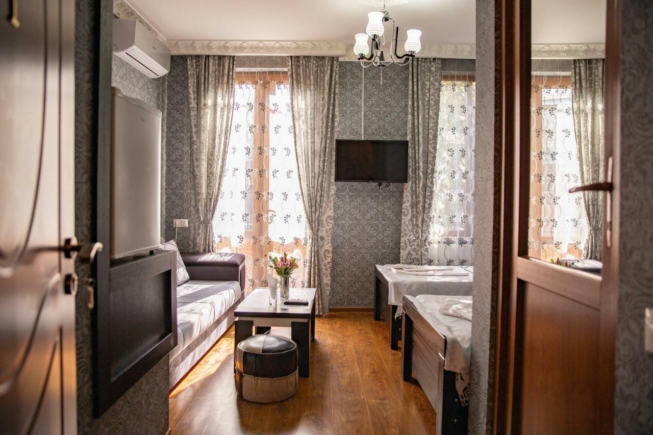 Family Hotel Parajanov Tbilissi Extérieur photo