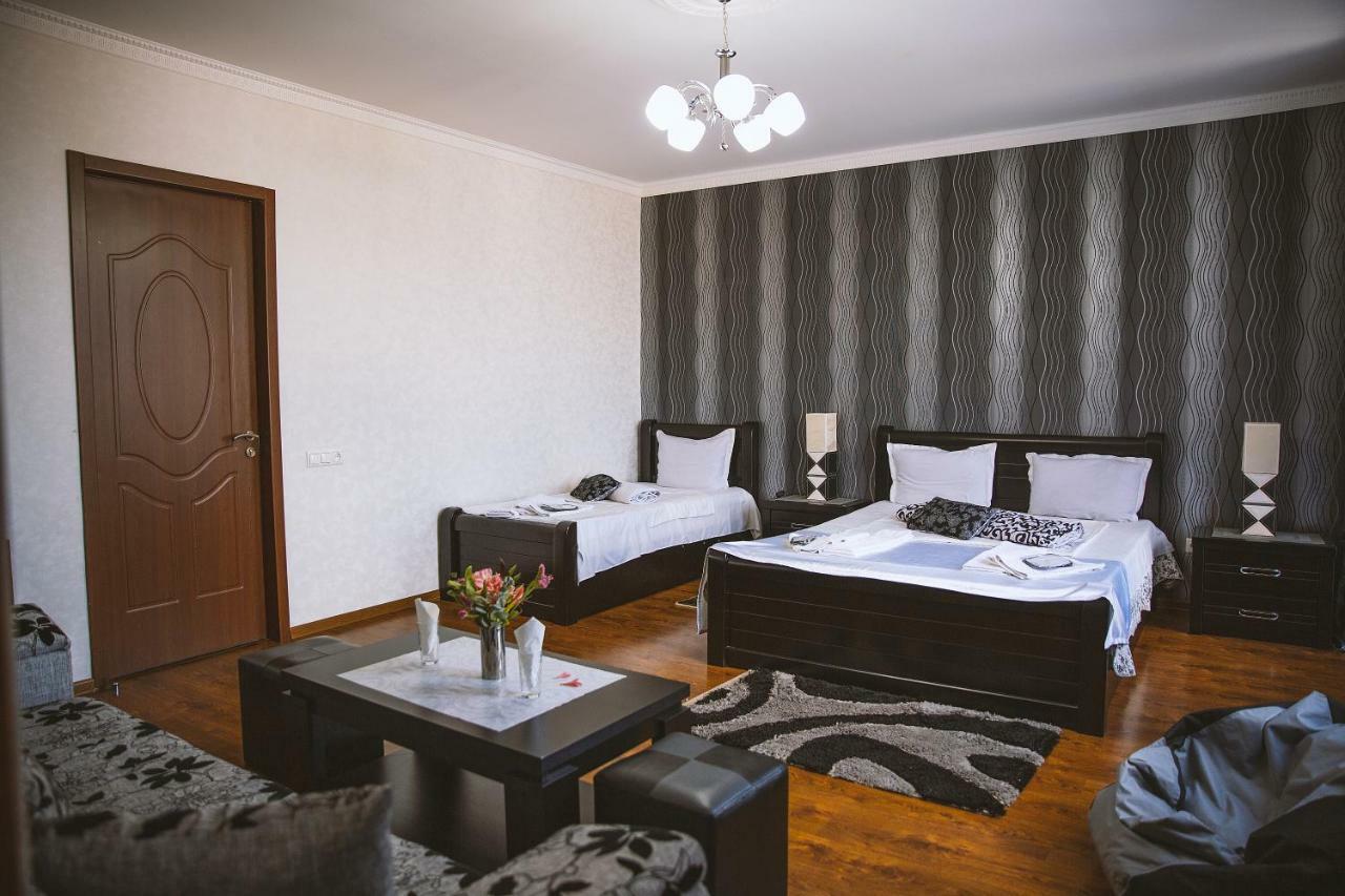 Family Hotel Parajanov Tbilissi Extérieur photo
