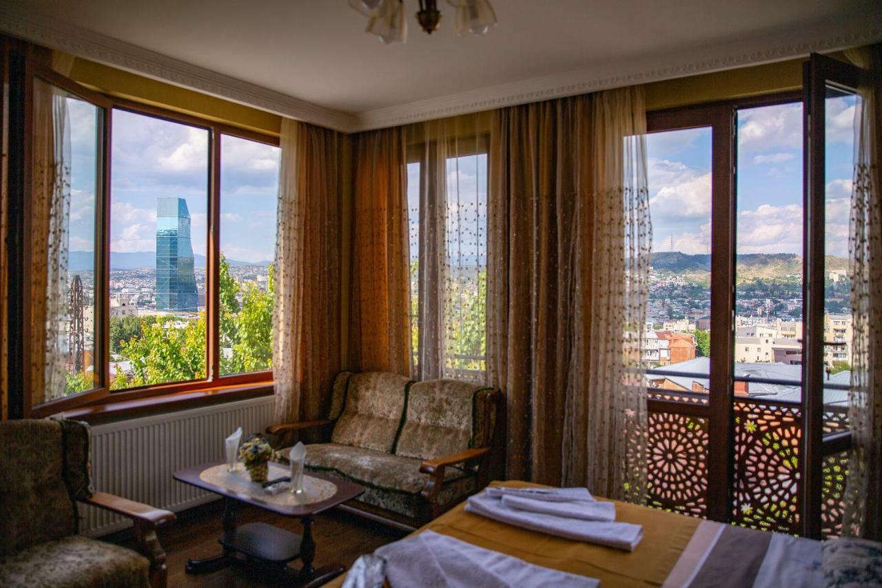 Family Hotel Parajanov Tbilissi Extérieur photo