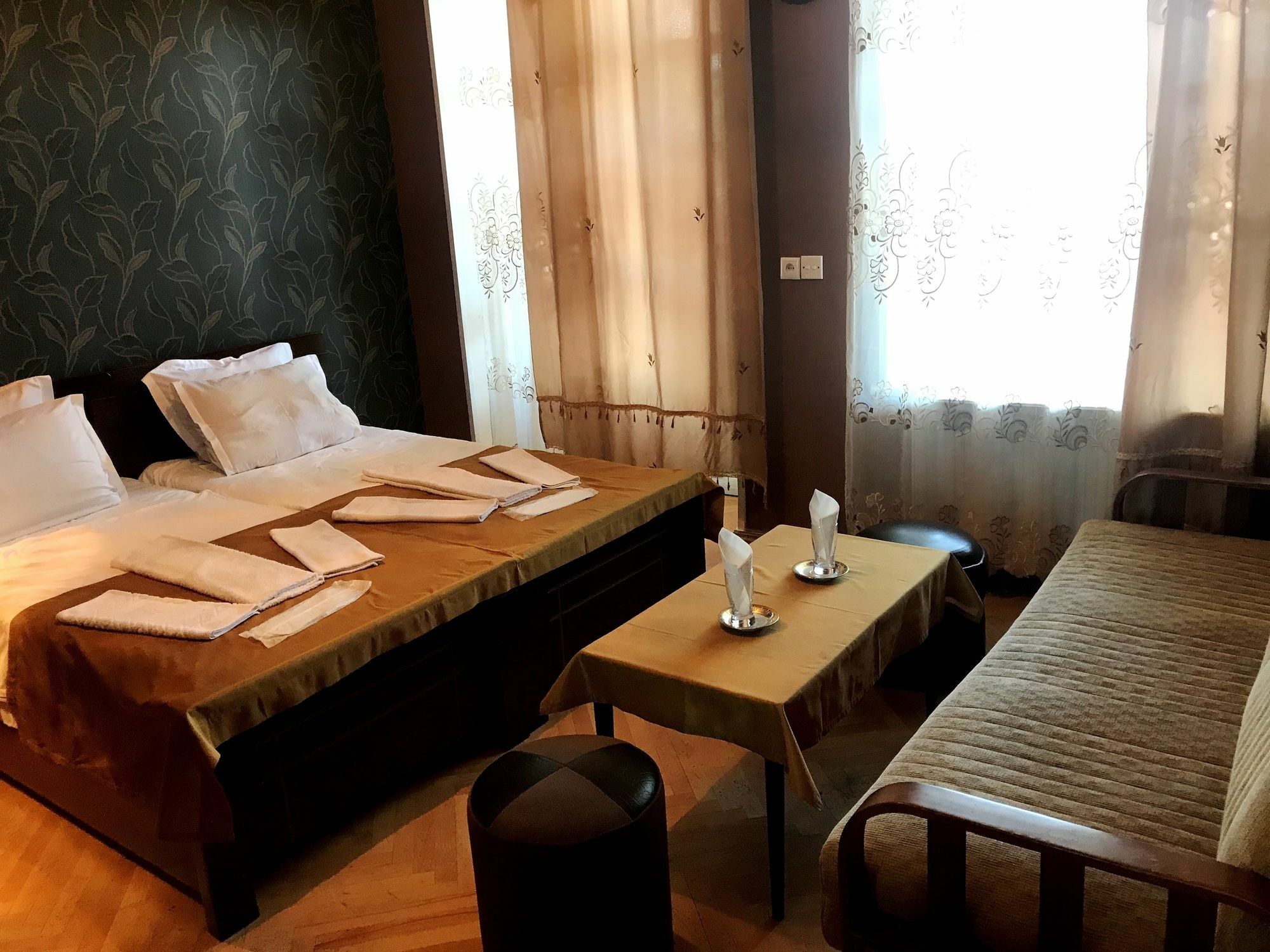 Family Hotel Parajanov Tbilissi Extérieur photo