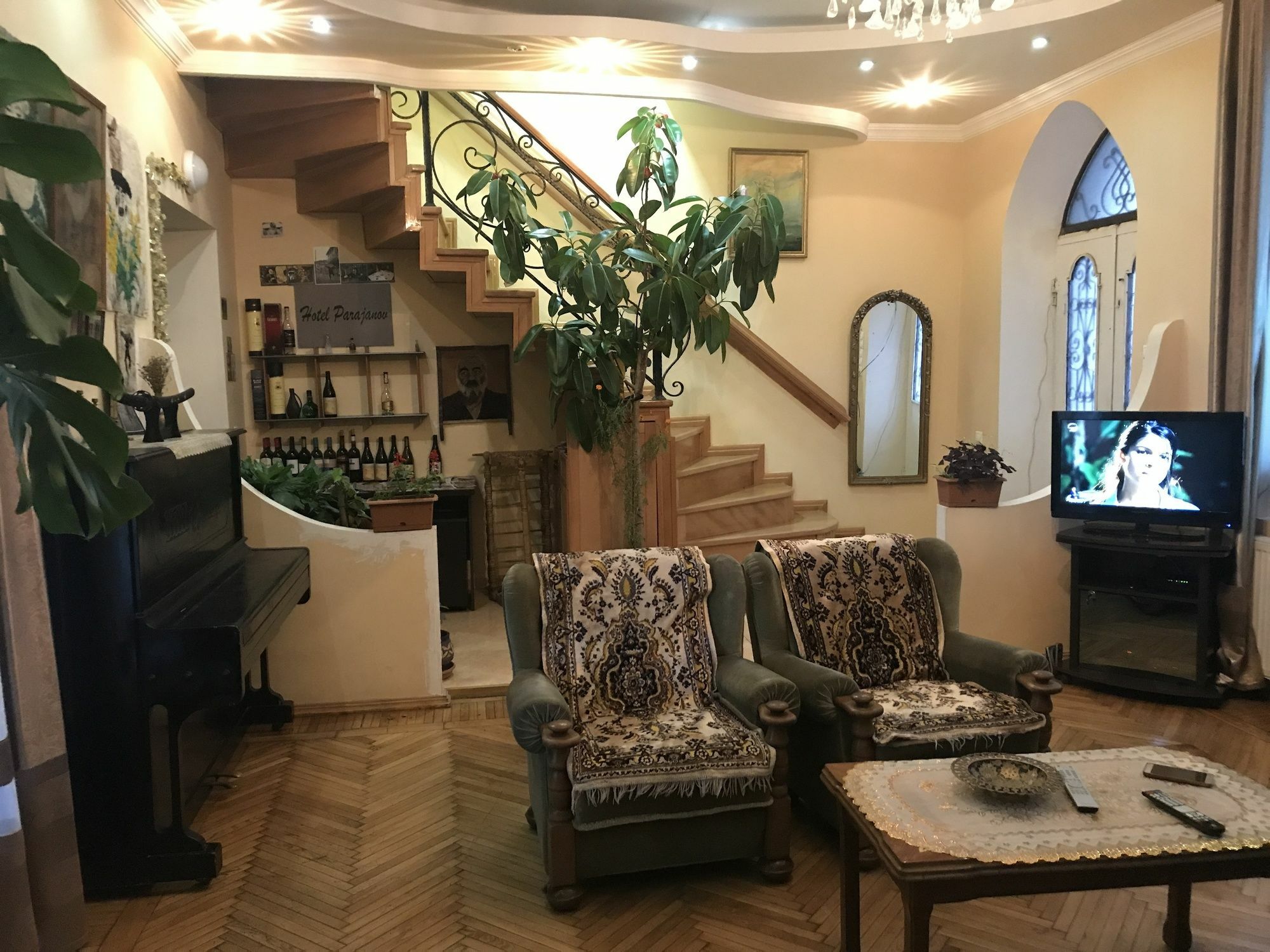 Family Hotel Parajanov Tbilissi Extérieur photo